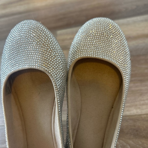 Girls GB Girls Elegant Silver Rhinestone Flats - Picture 3 of 6